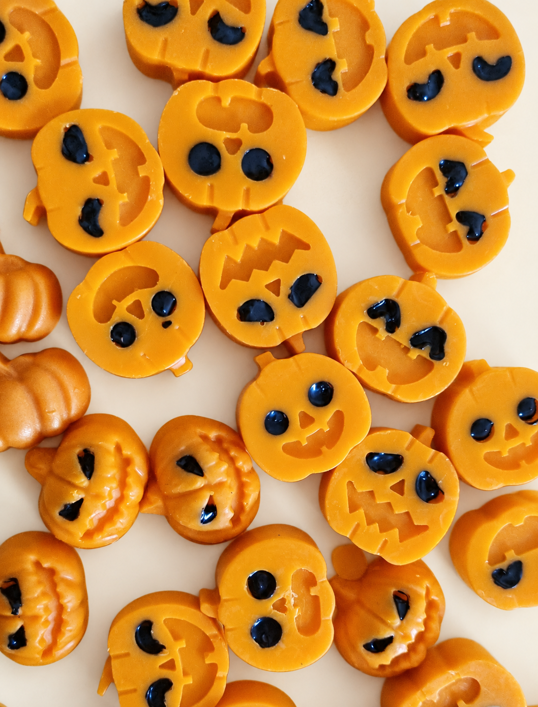 Fondants Pumpkin Macchiato – Mini citrouilles souriantes – Sachet 15 g