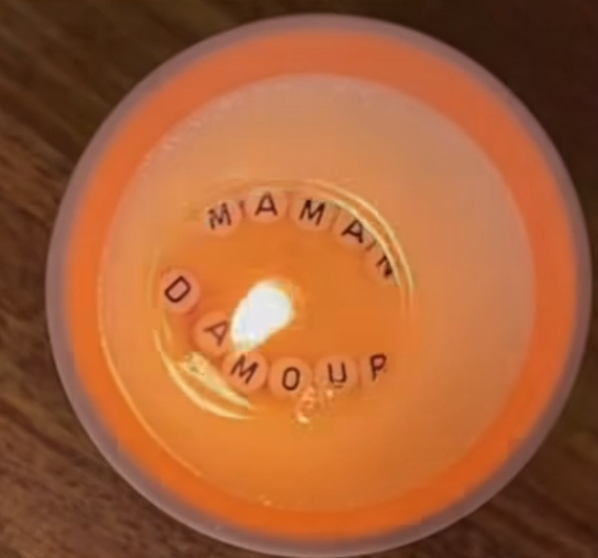 Exemple de message Maman d’amour révélé dans la cire